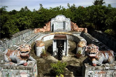 Lăng Bà Vú