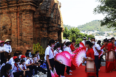 Cùng học sinh khám phá di sản