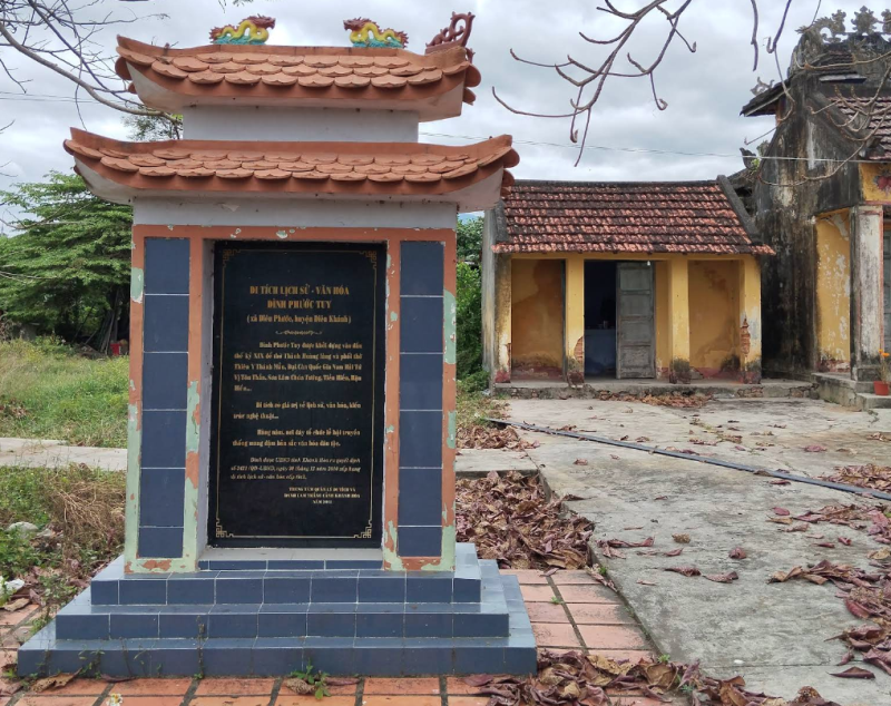 Hình ảnh Đình Phước Tuy