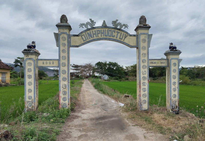 Hình ảnh Đình Phước Tuy