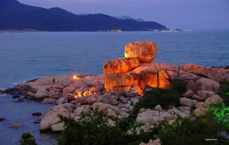 Hình ảnh Hòn Chồng - Hòn Đỏ Nha Trang