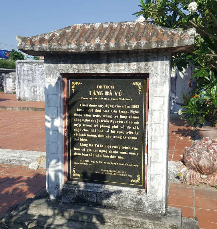 Hình ảnh Lăng Bà Vú (còn gọi là Lăng Nhũ Mẫu)
