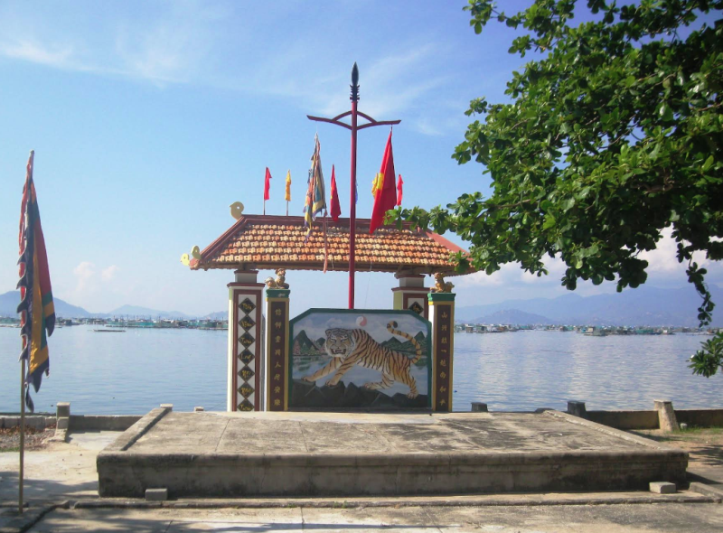 Hình ảnh Lăng Ông - Miếu Bà