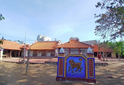 Xom Banh Temple