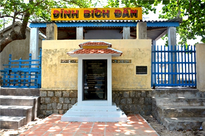 Đình Bích Đầm